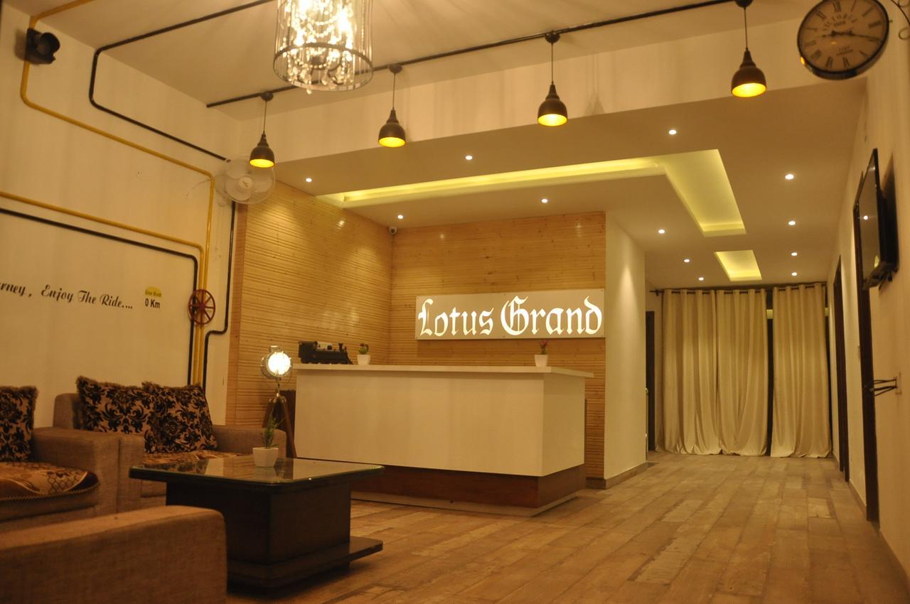 Hotel Lotus Grand Akm Kālka Exterior foto